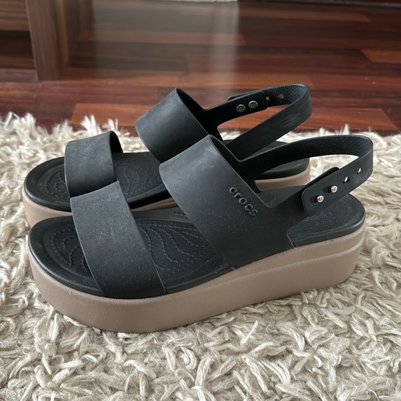 CROCS WOMENS BROOKLYN PLATFORM - Picture 1 of 4